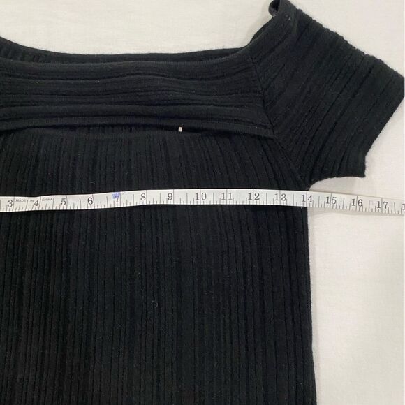 NAADAM Black Cashmere Ribbed Fitted Short Sleeve off the shoulder Blouse - Picture 4 of 9